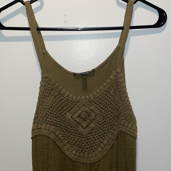 Dark Green Embroidered Front Tank Top - Picture 2 of 5